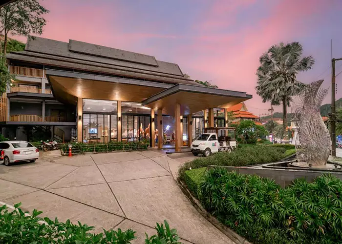 هتل هالیدی این ریزورت کرابی